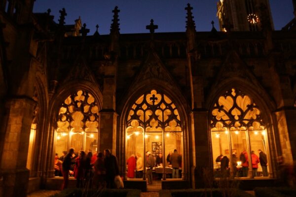Adventsmarkt in de pandhof